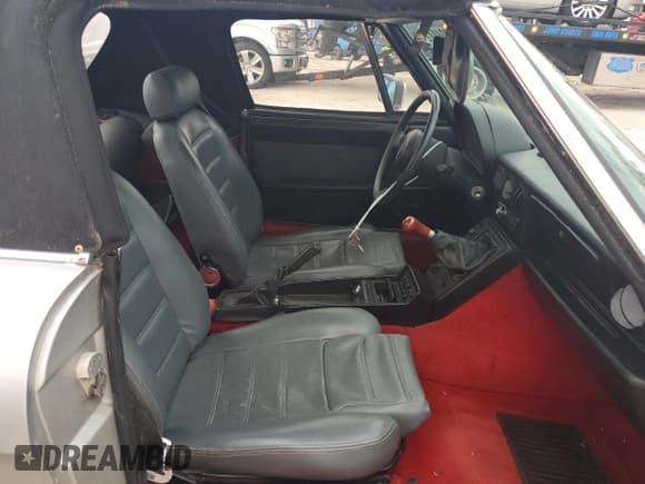 ✅ 1990 Alfa Romeo Spider • VIN: ZARBA12T0L6002373 • Lot: 75362404. Listed on Copart with 73,479 mi. Free auction sales archive from the USA and detailed vehicle history report at DreamBid. Image 10.