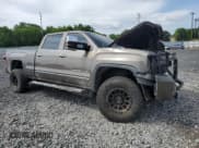 ✅ 2015 GMC Sierra 2500HD Denali • VIN: 1GT120E81FF614347 • Lot: 60856255. Wystawiony na Copart z przebiegiem Nie podano. Bezpłatny archiwum sprzedaży aukcyjnych z USA i szczegółowy raport historii pojazdu na DreamBid. Zdjęcie 4.