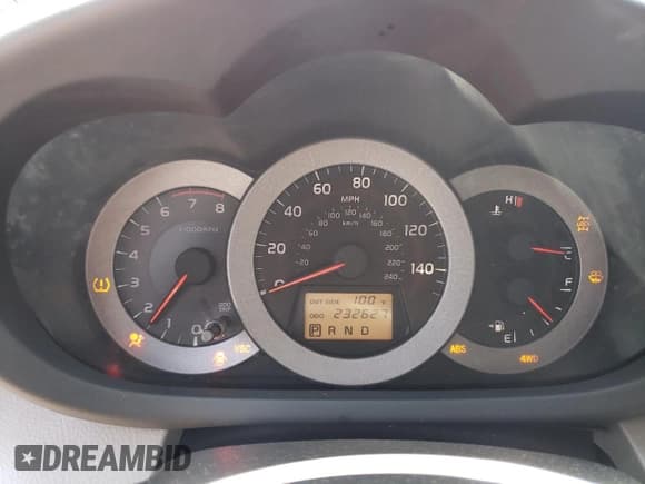 ✅ 2008 Toyota RAV4 • VIN: JTMBK33V585054372 • Lot: 62069765. Wystawiony na Copart z przebiegiem 232 627 mil. Bezpłatny archiwum sprzedaży aukcyjnych z USA i szczegółowy raport historii pojazdu na DreamBid. Zdjęcie 9.