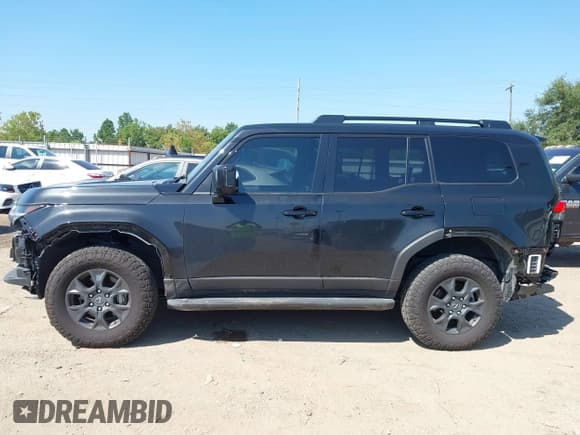 ✅ 2024 Lexus GX 550 Overtrail • VIN: JTJTBCDX4R5024346 • Lot: 43151782. Listed on IAAI with 16,223 mi. Free auction sales archive from the USA and detailed vehicle history report at DreamBid. Image 15.