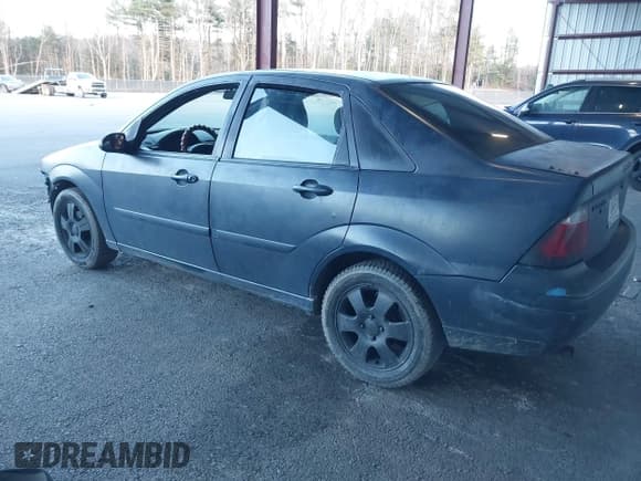 ✅ 2007 Ford Focus S • VIN: 1FAHP34NX7W104482 • Lot: 43724847. Listed on IAAI with 155,855 mi. Free auction sales archive from the USA and detailed vehicle history report at DreamBid. Image 3.
