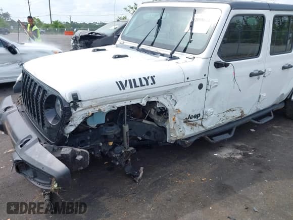 ✅ 2022 Jeep Gladiator Willys Sport • VIN: 1C6HJTAG1NL144540 • Lot: 42098624. Wystawiony na IAAI z przebiegiem 70 376 mil. Bezpłatny archiwum sprzedaży aukcyjnych z USA i szczegółowy raport historii pojazdu na DreamBid. Zdjęcie 6.