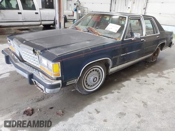 ✅ 1986 Ford Crown Victoria • VIN: 2FABP43F3GX116189 • Лот: 43109054. Опубликован ранее на IAAI с пробегом 48 955 миль. Бесплатный доступ к архиву аукционных продаж из США и подробный отчёт об истории автомобиля на DreamBid. Изображение 2.