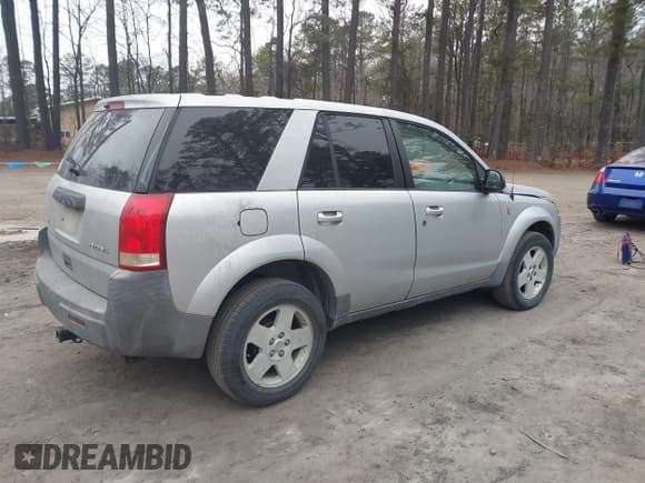 ✅ 2004 Saturn VUE V6 • VIN: 5GZCZ63454S859341 • Lot: 41362164. Wystawiony na IAAI z przebiegiem 211 600 mil. Bezpłatny archiwum sprzedaży aukcyjnych z USA i szczegółowy raport historii pojazdu na DreamBid. Zdjęcie 4.
