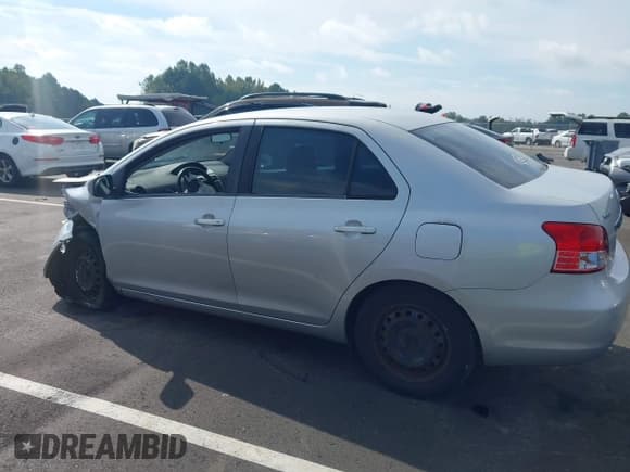 ✅ 2007 Toyota Yaris • VIN: JTDBT923471148751 • Lot: 43302605. Wystawiony na IAAI z przebiegiem 228 418 mil. Bezpłatny archiwum sprzedaży aukcyjnych z USA i szczegółowy raport historii pojazdu na DreamBid. Zdjęcie 14.