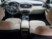 ✅ 2017 Kia Sorento LX • VIN: 5XYPGDA58HG290814 • Lot: 90812385. Wystawiony na Copart z przebiegiem 198 088 mil. Bezpłatny archiwum sprzedaży aukcyjnych z USA i szczegółowy raport historii pojazdu na DreamBid. Zdjęcie 8.