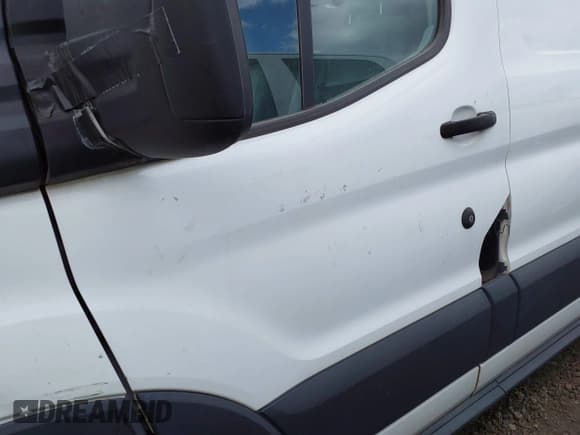 ✅ 2015 Ford Transit Cargo • VIN: 1FTNR1YM8FKA92982 • Лот: 41489738. Опубликован ранее на IAAI с пробегом 159 768 миль. Бесплатный доступ к архиву аукционных продаж из США и подробный отчёт об истории автомобиля на DreamBid. Изображение 18.