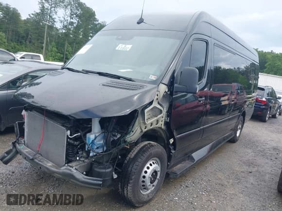 ✅ 2023 Mercedes-Benz Sprinter • VIN: W1Y5NDHYXPT152204 • Lot: 42450423. Wystawiony na IAAI z przebiegiem 19 369 mil. Bezpłatny archiwum sprzedaży aukcyjnych z USA i szczegółowy raport historii pojazdu na DreamBid. Zdjęcie 2.