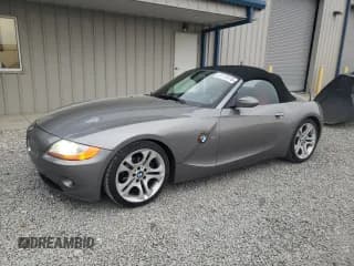 ✅ 2004 BMW Z4 3.0i • VIN: 4USBT53554LU09047 • Lot: 51175115. Wystawiony na Copart z przebiegiem 87 791 mil. Bezpłatny archiwum sprzedaży aukcyjnych z USA i szczegółowy raport historii pojazdu na DreamBid. Zdjęcie 1.