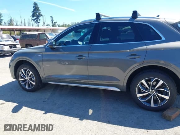 ✅ 2023 Audi Q5 S line Premium Plus • VIN: WA1EAAFY9P2123228 • Lot: 42953684. Wystawiony na IAAI z przebiegiem 37 208 mil. Bezpłatny archiwum sprzedaży aukcyjnych z USA i szczegółowy raport historii pojazdu na DreamBid. Zdjęcie 14.