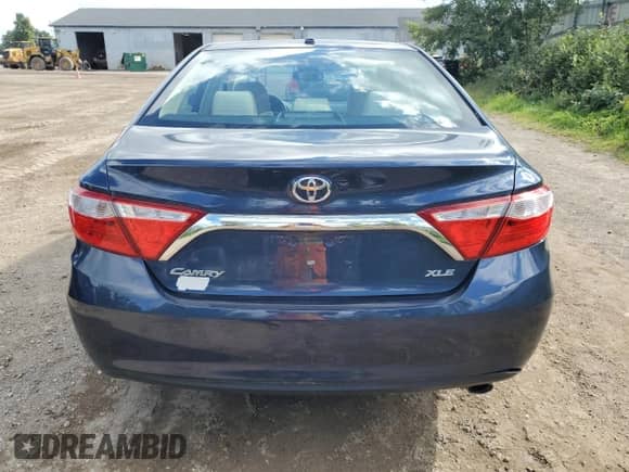 2016 Toyota Camry SE z VIN 4T1BF1FK4GU504829, wystawiony jako Copart lot #70165475 z przebiegiem 55 993 mil mil oraz Czysty tytuł • Clean title. Historia ofert i sprzedaży dostępna na DreamBid. Obrazek 6.
