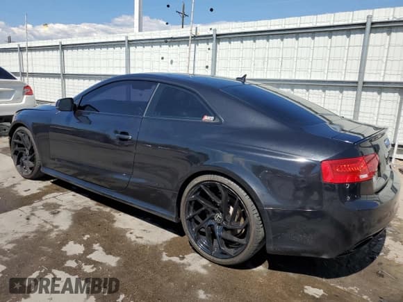 ✅ 2014 Audi RS 5 • VIN: WUAC6AFR9EA901833 • Lot: 61526344. Listed on Copart with 118,730 mi. Free auction sales archive from the USA and detailed vehicle history report at DreamBid. Image 2.