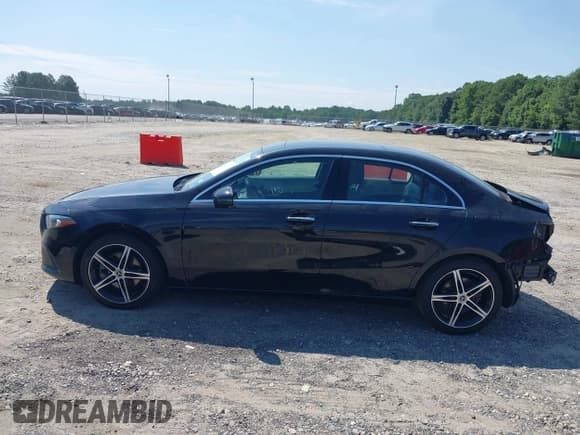 ✅ 2019 Mercedes-Benz A 220 • VIN: WDD3G4FB8KW021337 • Лот: 42628713. Опубликован ранее на IAAI с пробегом 52 910 миль. Бесплатный доступ к архиву аукционных продаж из США и подробный отчёт об истории автомобиля на DreamBid. Изображение 14.