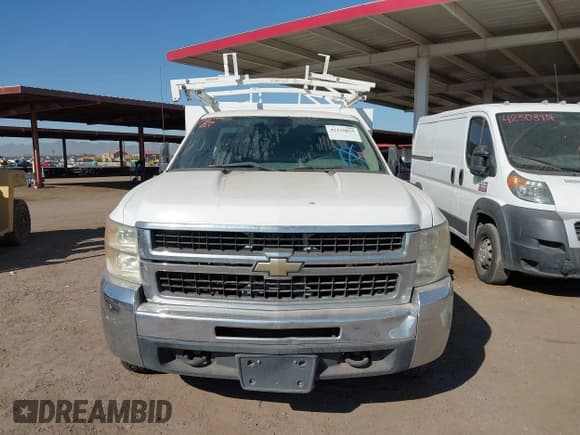 ✅ 2010 Chevrolet Silverado 2500HD • VIN: 1GB3KVBK5AF153253 • Lot: 42129825. Wystawiony na IAAI z przebiegiem 302 599 mil. Bezpłatny archiwum sprzedaży aukcyjnych z USA i szczegółowy raport historii pojazdu na DreamBid. Zdjęcie 12.
