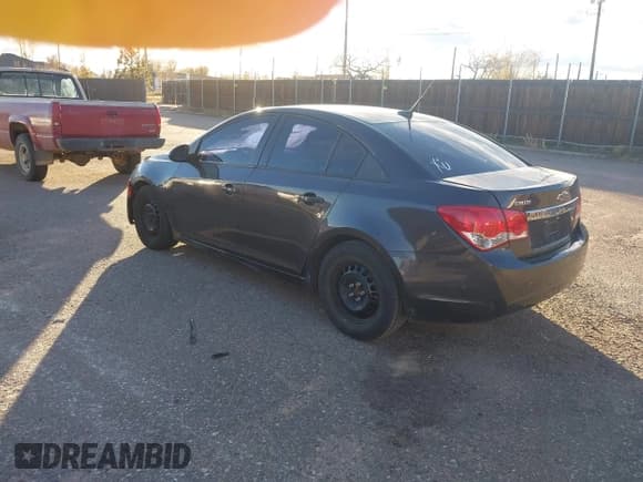 ✅ 2014 Chevrolet Cruze LS • VIN: 1G1PA5SH1E7292020 • Lot: 43731433. Wystawiony na IAAI z przebiegiem 150 456 mil. Bezpłatny archiwum sprzedaży aukcyjnych z USA i szczegółowy raport historii pojazdu na DreamBid. Zdjęcie 3.