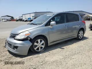 ✅ 2011 Nissan Versa S • VIN: 3N1BC1CP6BL379741 • Lot: 68550955. Wystawiony na Copart z przebiegiem 112 907 mil. Bezpłatny archiwum sprzedaży aukcyjnych z USA i szczegółowy raport historii pojazdu na DreamBid. Zdjęcie 1.
