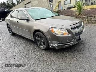 2012 Chevrolet Malibu 1LT z VIN 1G1ZC5E01CF208760, wystawiony jako Copart lot #91533105 z przebiegiem 147 278 mil mil oraz Czysty tytuł • Clean title. Historia ofert i sprzedaży dostępna na DreamBid. Obrazek 1.