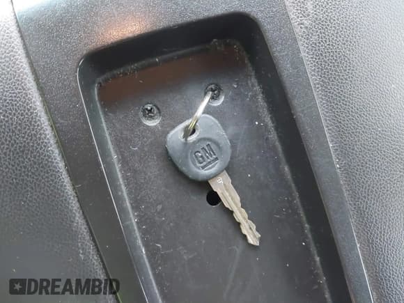 ✅ 2012 Chevrolet Tahoe Commercial • VIN: 1GNLC2E02CR322901 • Lot: 42679887. Wystawiony na IAAI z przebiegiem 251 794 mil. Bezpłatny archiwum sprzedaży aukcyjnych z USA i szczegółowy raport historii pojazdu na DreamBid. Zdjęcie 11.