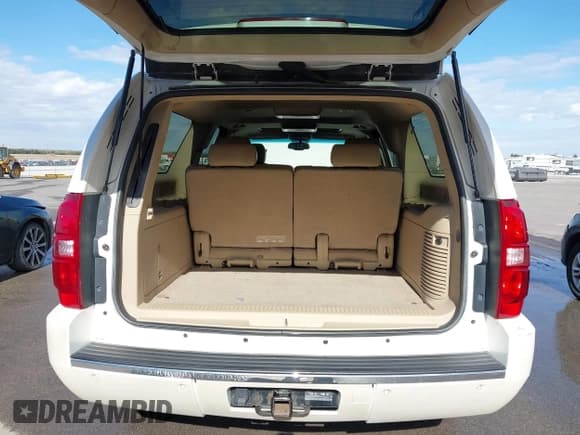 ✅ 2013 Chevrolet Suburban LTZ • VIN: 1GNSKKE74DR184775 • Лот: 43550127. Опубликован ранее на IAAI с пробегом 222 593 миль. Бесплатный доступ к архиву аукционных продаж из США и подробный отчёт об истории автомобиля на DreamBid. Изображение 18.