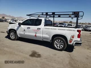 ✅ 2020 Chevrolet Silverado 1500 Custom • VIN: 1GCRWBEF1LZ102082 • Lot: 73054144. Wystawiony na Copart z przebiegiem 63 443 mil. Bezpłatny archiwum sprzedaży aukcyjnych z USA i szczegółowy raport historii pojazdu na DreamBid. Zdjęcie 2.