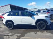 ✅ 2023 Toyota RAV4 Hybrid XSE • VIN: 2T3E6RFV5PW045789 • Lot: 43554561. Wystawiony na IAAI z przebiegiem 29 055 mil. Bezpłatny archiwum sprzedaży aukcyjnych z USA i szczegółowy raport historii pojazdu na DreamBid. Zdjęcie 13.