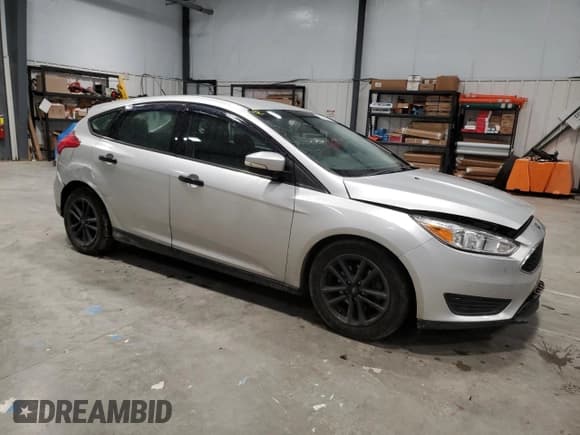 ✅ 2017 Ford Focus SE • VIN: 1FADP3K20HL286316 • Lot: 62370735. Wystawiony na Copart z przebiegiem 192 694 mil. Bezpłatny archiwum sprzedaży aukcyjnych z USA i szczegółowy raport historii pojazdu na DreamBid. Zdjęcie 4.