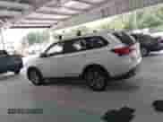 2019 Mitsubishi Outlander ES z VIN JA4AD2A34KZ004641, wystawiony jako IAAI lot #43334302 z przebiegiem 138 409 mil mil oraz . Historia ofert i sprzedaży dostępna na DreamBid. Obrazek 14.