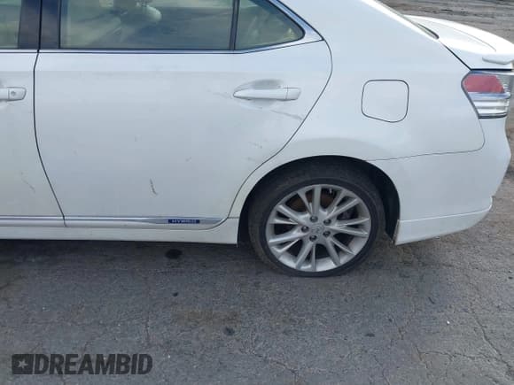 ✅ 2010 Lexus HS 250h Premium • VIN: JTHBB1BA1A2014492 • Lot: 43390649. Listed on IAAI with 249,080 mi. Free auction sales archive from the USA and detailed vehicle history report at DreamBid. Image 17.
