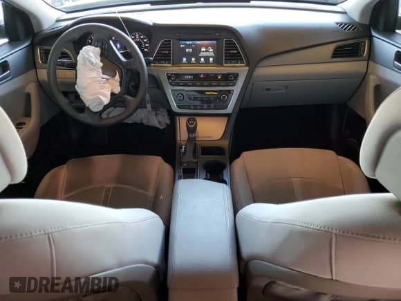 2017 Hyundai Sonata SE with VIN 5NPE24AF0HH508476, listed as a Copart auction lot 82561225 with 114,166 mi miles and Salvage title. Bid and sale history available at DreamBid. Image 8.