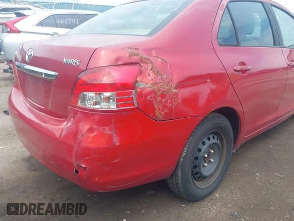 ✅ 2009 Toyota Yaris • VIN: JTDBT903291331054 • Lot: 42804044. Listed on IAAI with 214,903 mi. Free auction sales archive from the USA and detailed vehicle history report at DreamBid. Image 6.