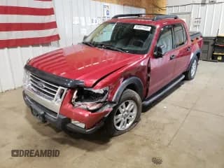 ✅ 2010 Ford Explorer Sport Trac XLT • VIN: 1FMEU5BE1AUA10963 • Lot: 69881935. Wystawiony na Copart z przebiegiem 114 005 mil. Bezpłatny archiwum sprzedaży aukcyjnych z USA i szczegółowy raport historii pojazdu na DreamBid. Zdjęcie 1.