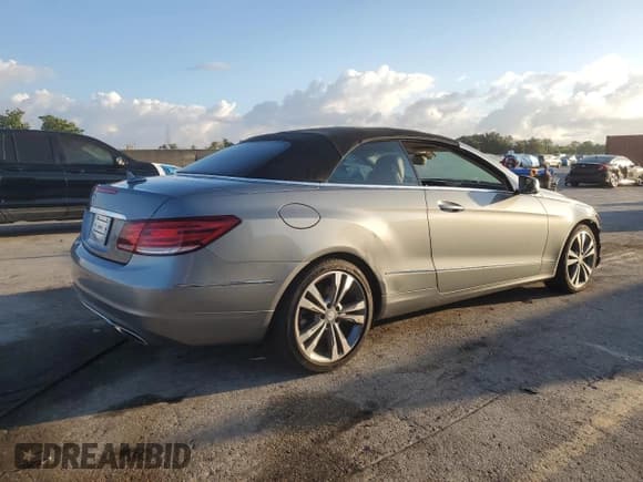 ✅ 2014 Mercedes-Benz E 350 • VIN: WDDKK5KF4EF245864 • Lot: 86799925. Listed on Copart with 153,163 mi. Free auction sales archive from the USA and detailed vehicle history report at DreamBid. Image 3.