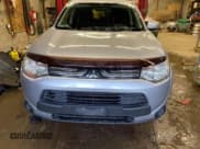 ✅ 2014 Mitsubishi Outlander ES • VIN: JA4AZ2A34EZ603965 • Lot: 46641695. Wystawiony na Copart z przebiegiem 196 138 mil. Bezpłatny archiwum sprzedaży aukcyjnych z USA i szczegółowy raport historii pojazdu na DreamBid. Zdjęcie 12.