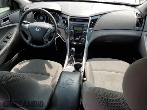 ✅ 2012 Hyundai Sonata GLS • VIN: 5NPEB4AC0CH339414 • Lot: 71078064. Listed on Copart with 189,657 mi. Free auction sales archive from the USA and detailed vehicle history report at DreamBid. Image 8.