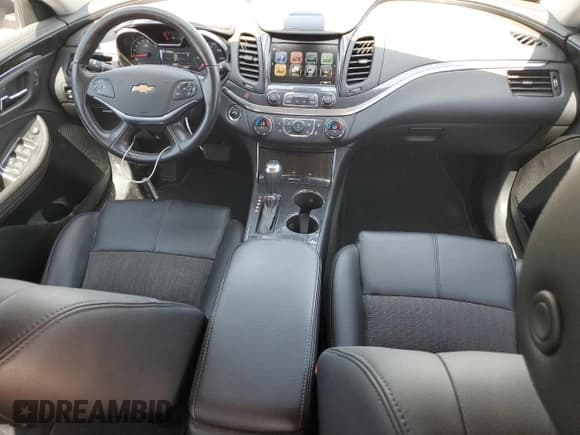 ✅ 2019 Chevrolet Impala LT • VIN: 1G11Z5SA4KU134365 • Лот: 64993214. Опубликован ранее на Copart с пробегом 102 010 миль. Бесплатный доступ к архиву аукционных продаж из США и подробный отчёт об истории автомобиля на DreamBid. Изображение 8.