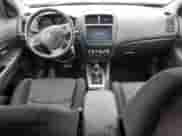 2024 Mitsubishi Outlander S z VIN JA4ARUAU5RU012440, wystawiony jako Copart lot #85601625 z przebiegiem 27 697 mil mil oraz Szkoda całkowita • Salvage title. Historia ofert i sprzedaży dostępna na DreamBid. Obrazek 8.