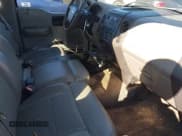 ✅ 2008 Ford F-150 XL • VIN: 1FTRF12208KD52635 • Lot: 43675282. Wystawiony na IAAI z przebiegiem 86 008 mil. Bezpłatny archiwum sprzedaży aukcyjnych z USA i szczegółowy raport historii pojazdu na DreamBid. Zdjęcie 5.