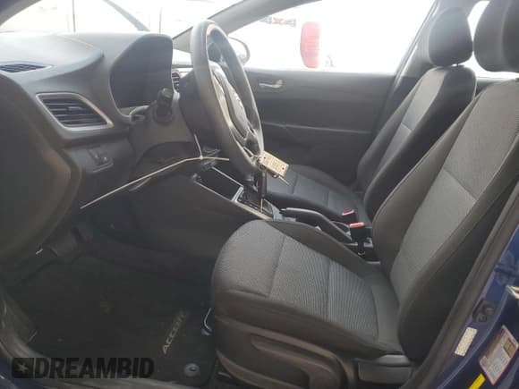 ✅ 2021 Hyundai Accent SE • VIN: 3KPC24A61ME132862 • Лот: 85098554. Опубликован ранее на Copart с пробегом 24 158 миль. Бесплатный доступ к архиву аукционных продаж из США и подробный отчёт об истории автомобиля на DreamBid. Изображение 7.