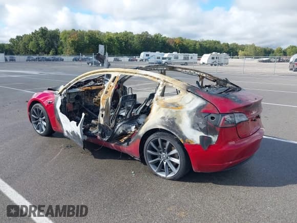 ✅ 2018 Tesla Model 3 Long Range Battery • VIN: 5YJ3E1EA8JF010462 • Lot: 43406594. Listed on IAAI with Not provided. Free auction sales archive from the USA and detailed vehicle history report at DreamBid. Image 3.