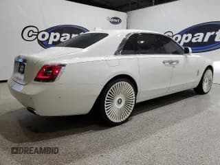 ✅ 2021 Rolls-Royce Ghost • VIN: SCATV0C03MU206705 • Lot: 92420695. Wystawiony na Copart z przebiegiem 30 477 mil. Bezpłatny archiwum sprzedaży aukcyjnych z USA i szczegółowy raport historii pojazdu na DreamBid. Zdjęcie 3.