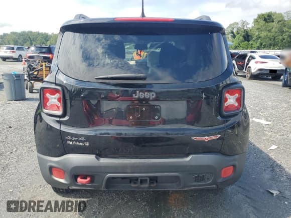 ✅ 2017 Jeep Renegade Trailhawk • VIN: ZACCJBCB2HPG41420 • Lot: 67131515. Wystawiony na Copart z przebiegiem 68 555 mil. Bezpłatny archiwum sprzedaży aukcyjnych z USA i szczegółowy raport historii pojazdu na DreamBid. Zdjęcie 6.