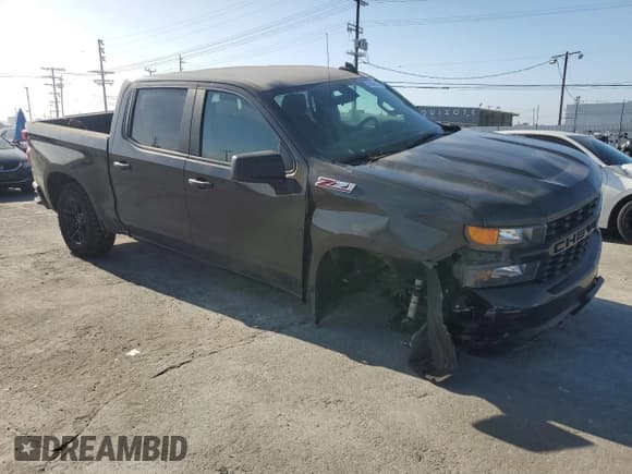 ✅ 2021 Chevrolet Silverado 1500 Custom Trail Boss • VIN: 1GCPYCEF1MZ231383 • Lot: 90948875. Wystawiony na Copart z przebiegiem 89 356 mil. Bezpłatny archiwum sprzedaży aukcyjnych z USA i szczegółowy raport historii pojazdu na DreamBid. Zdjęcie 4.
