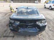 ✅ 2019 Chevrolet Camaro 1SS • VIN: 1G1FE1R70K0119793 • Lot: 40948144. Wystawiony na IAAI z przebiegiem 109 201 mil. Bezpłatny archiwum sprzedaży aukcyjnych z USA i szczegółowy raport historii pojazdu na DreamBid. Zdjęcie 17.