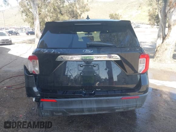 ✅ 2021 Ford Explorer • VIN: 1FMSK7BH1MGC23672 • Lot: 40934868. Wystawiony na IAAI z przebiegiem 81 218 mil. Bezpłatny archiwum sprzedaży aukcyjnych z USA i szczegółowy raport historii pojazdu na DreamBid. Zdjęcie 17.