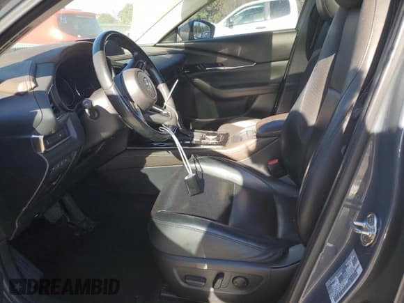 ✅ 2021 Mazda CX-30 Premium • VIN: 3MVDMBDL6MM306840 • Lot: 87441515. Wystawiony na Copart z przebiegiem 42 499 mil. Bezpłatny archiwum sprzedaży aukcyjnych z USA i szczegółowy raport historii pojazdu na DreamBid. Zdjęcie 7.
