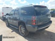 ✅ 2007 GMC Yukon Denali • VIN: 1GKFK63827J173908 • Lot: 43388084. Wystawiony na IAAI z przebiegiem 233 480 mil. Bezpłatny archiwum sprzedaży aukcyjnych z USA i szczegółowy raport historii pojazdu na DreamBid. Zdjęcie 3.