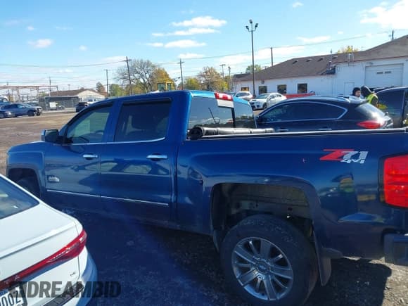 ✅ 2015 Chevrolet Silverado 1500 High Country • VIN: 3GCUKTEJ0FG346665 • Лот: 43530475. Опубликован ранее на IAAI с пробегом 119 381 миль. Бесплатный доступ к архиву аукционных продаж из США и подробный отчёт об истории автомобиля на DreamBid. Изображение 14.