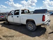 ✅ 2006 Chevrolet Silverado 2500HD LT1 • VIN: 1GCHC23276F122864 • Лот: 71861745. Опубликован ранее на Copart с пробегом Не указан. Бесплатный доступ к архиву аукционных продаж из США и подробный отчёт об истории автомобиля на DreamBid. Изображение 2.