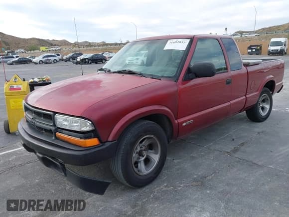✅ 2002 Chevrolet S-10 • VIN: 1GCCS19W928137964 • Лот: 41692833. Опубликован ранее на IAAI с пробегом 233 830 миль. Бесплатный доступ к архиву аукционных продаж из США и подробный отчёт об истории автомобиля на DreamBid. Изображение 2.