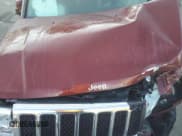 ✅ 2008 Jeep Commander Overland • VIN: 1J8HG68288C111423 • Лот: 66381584. Опубликован ранее на Copart с пробегом 191 527 миль. Бесплатный доступ к архиву аукционных продаж из США и подробный отчёт об истории автомобиля на DreamBid. Изображение 13.